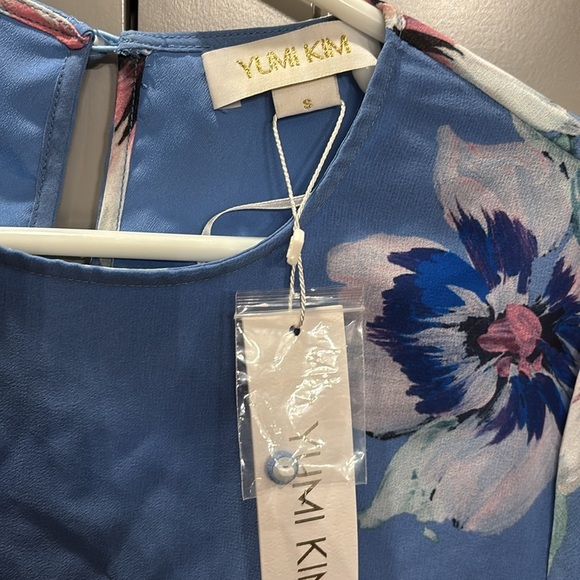 YUMI KIM- NWT retail $118
Executive Floral Print Top In Forget Me Not Blue sm - Picture 3 of 5